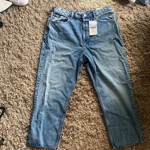 Zara - STRAIGHT LEG JEANS
BLUE - REF. 4365/037